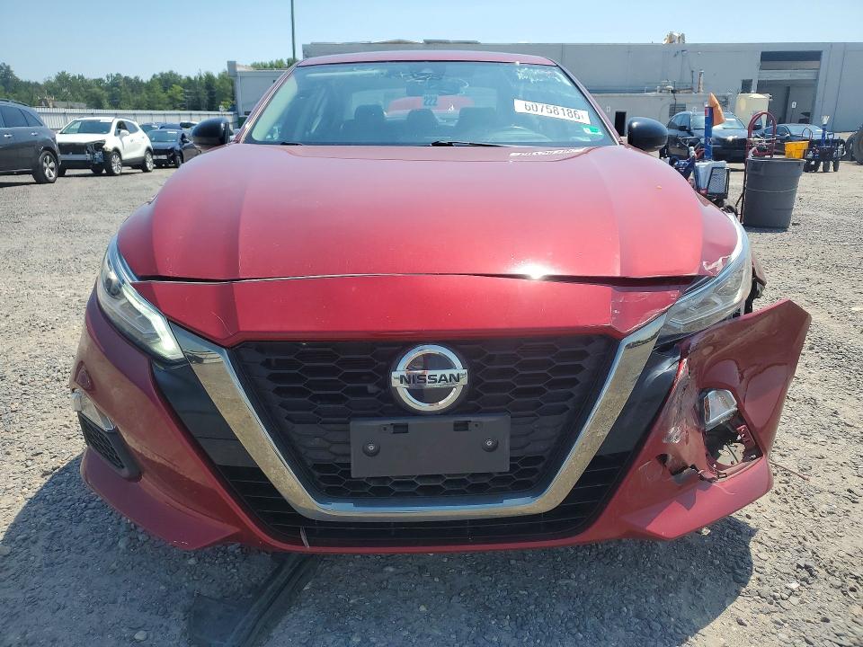 60758186 :رقم المزاد ، 1N4BL4CV2MN407752 vin ، 2021 Nissan Altima مزاد بيع