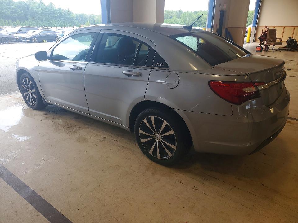2014 Chrysler 200 მანქანა იყიდება აუქციონზე, vin: 1C3CCBBB3EN185335, აუქციონის ნომერი: 62243466