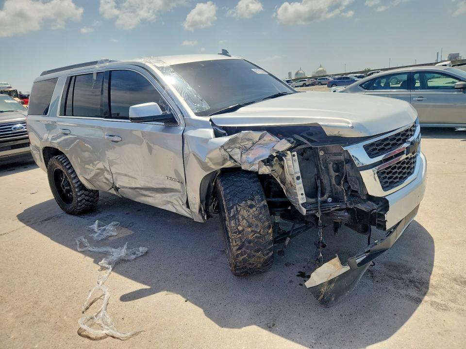 61703586 :رقم المزاد ، 1GNSCAKC5HR353815 vin ، 2017 Chevrolet Tahoe مزاد بيع