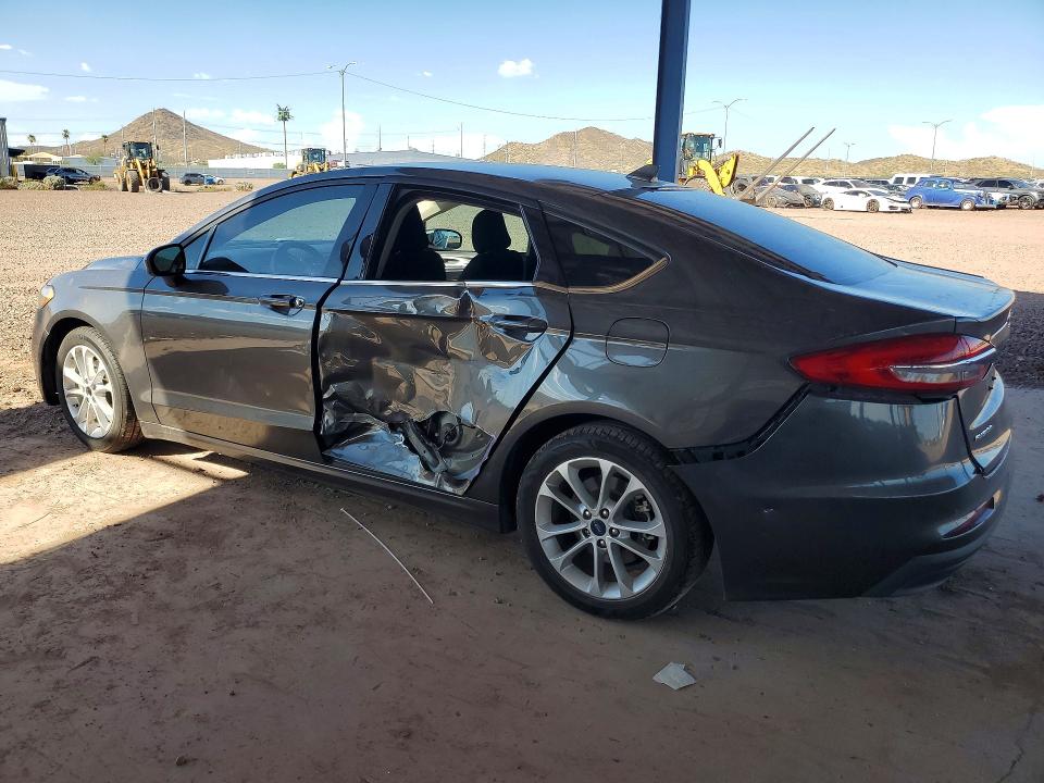 62886126 :رقم المزاد ، 3FA6P0LU0LR255469 vin ، 2020 Ford Fusion مزاد بيع