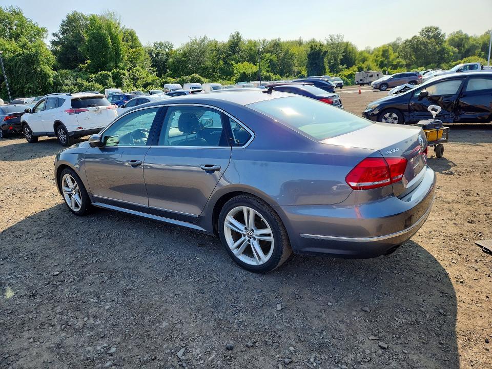 Продажа на аукционе авто 2015 Volkswagen Passat, vin: 1VWBT7A35FC010321, номер лота: 62459316