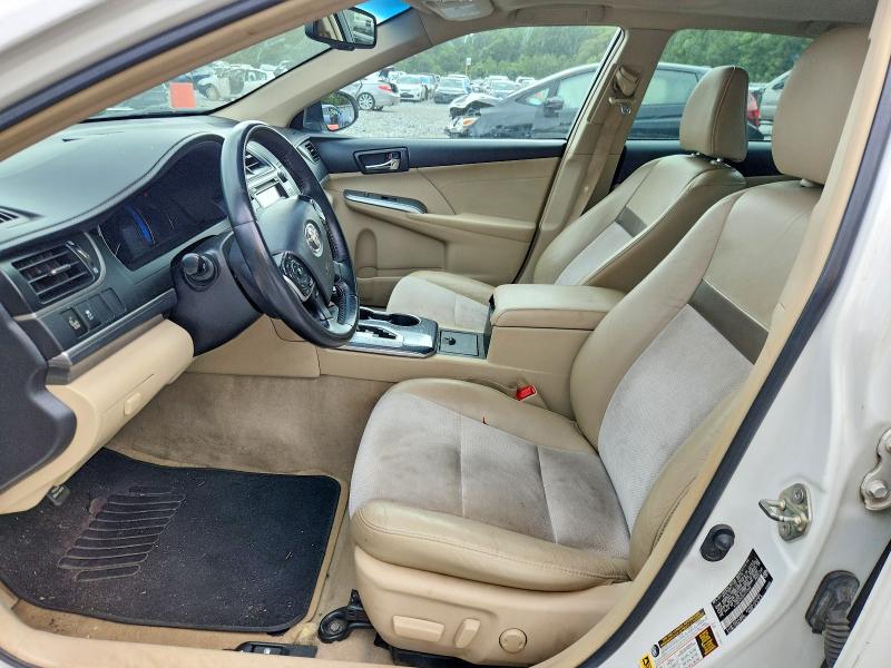 2014 Toyota Camry Hybrid მანქანა იყიდება აუქციონზე, vin: 4T1BD1FK3EU117045, აუქციონის ნომერი: 62075456
