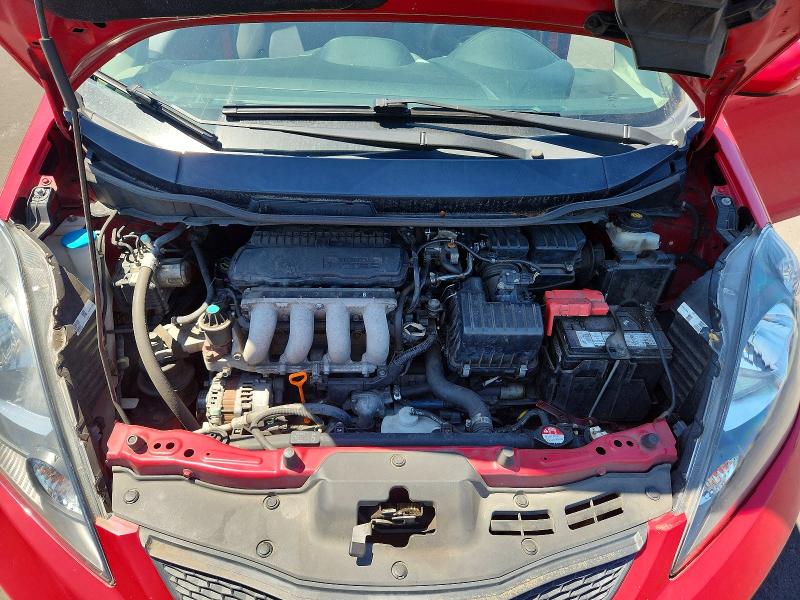 60001306 :رقم المزاد ، JHMGE8H33DC070558 vin ، 2013 Honda Fit مزاد بيع