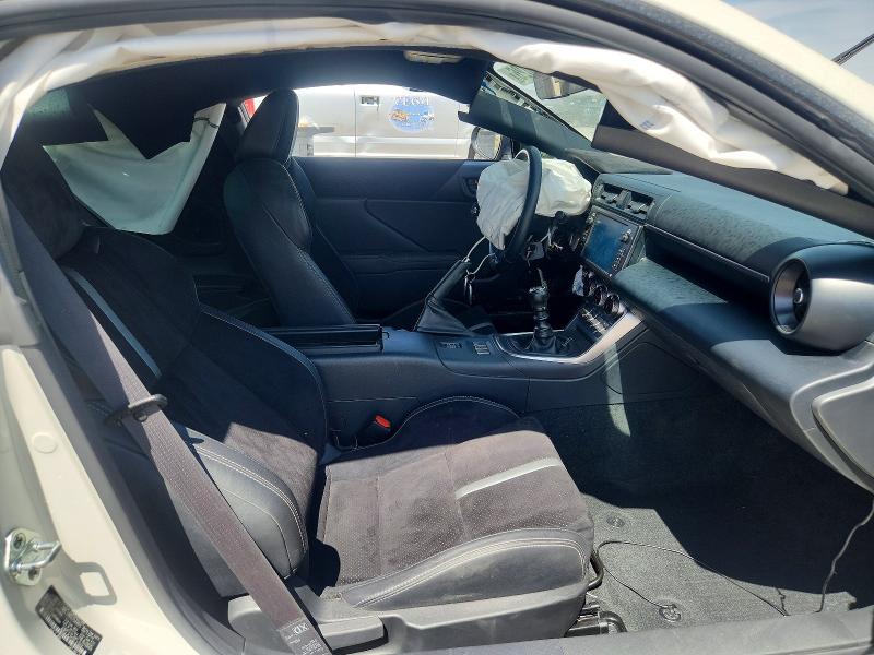 58304026 :رقم المزاد ، JF1ZNBE18R9754865 vin ، 2024 Toyota Gr 86 مزاد بيع