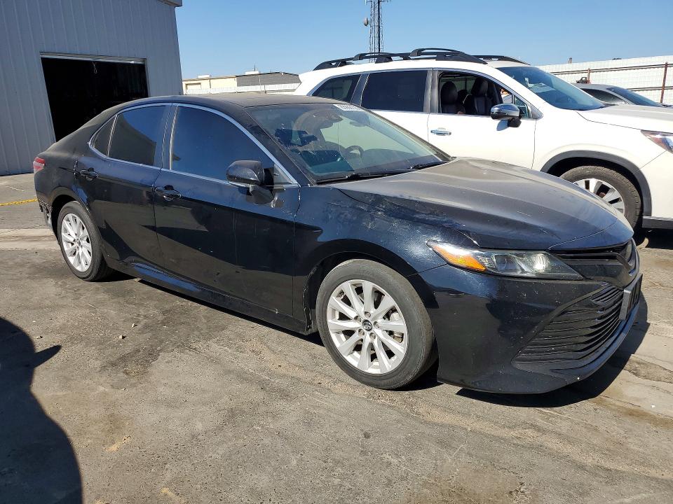 85968135 :رقم المزاد ، 4T1L11AK4LU870794 vin ، 2020 Toyota Camry مزاد بيع