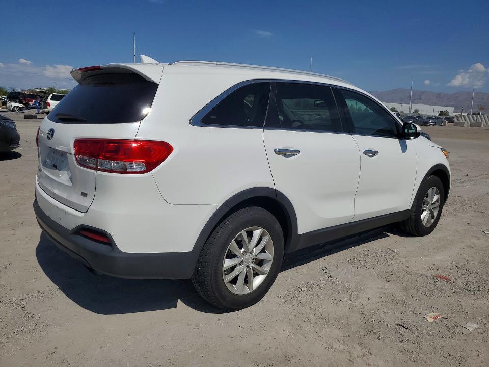 61433526 :رقم المزاد ، 5XYPG4A31HG276560 vin ، 2017 Kia Sorento مزاد بيع