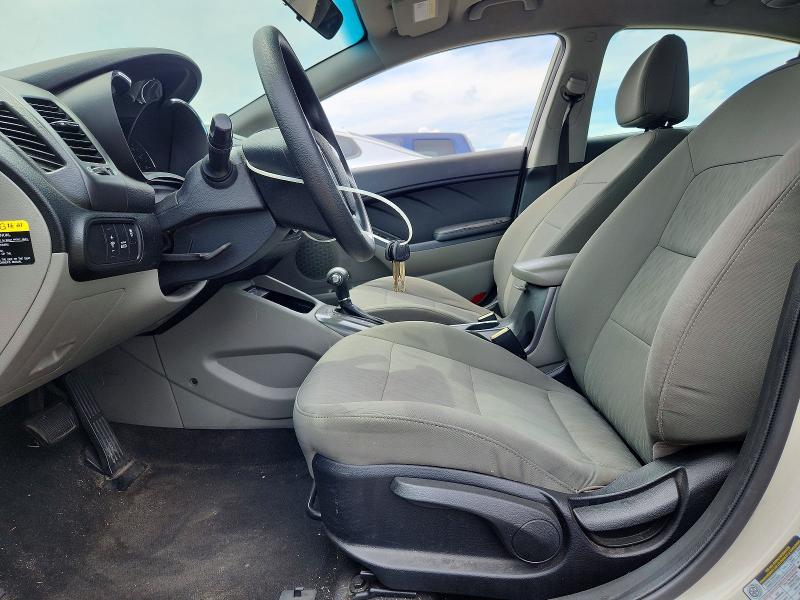 60385596 :رقم المزاد ، KNAFK4A62F5409480 vin ، 2015 Kia Forte مزاد بيع