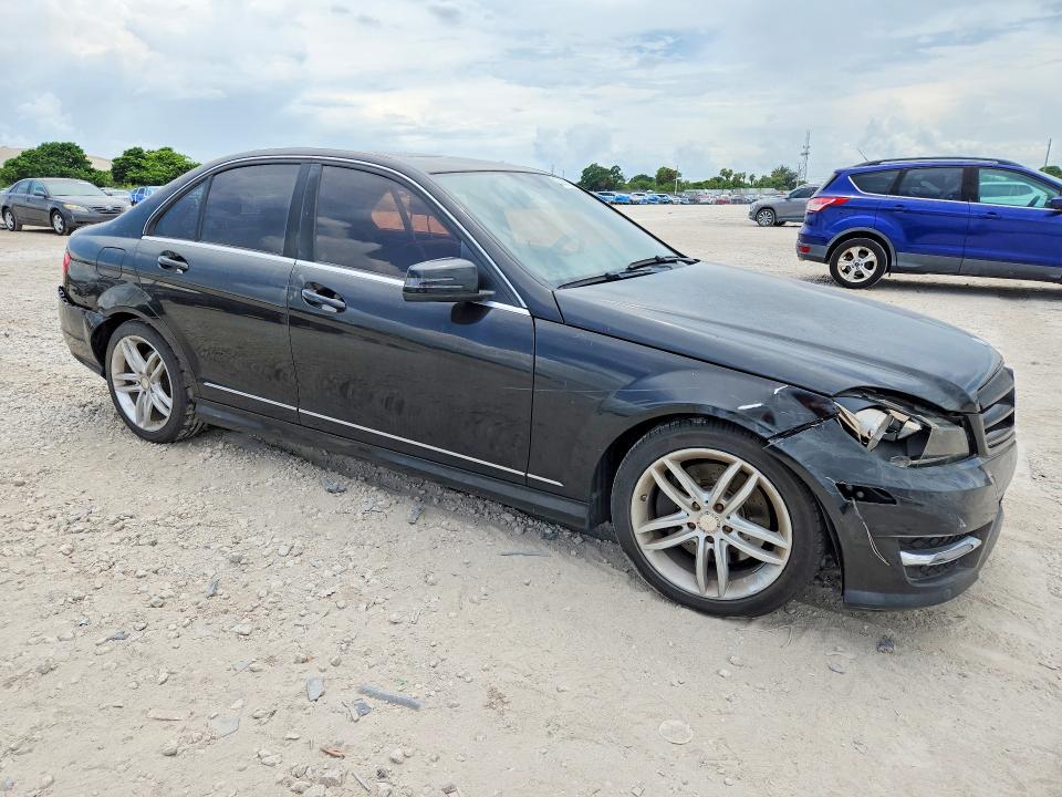 2014 Mercedes-benz C მანქანა იყიდება აუქციონზე, vin: WDDGF8AB7EG201054, აუქციონის ნომერი: 63039476