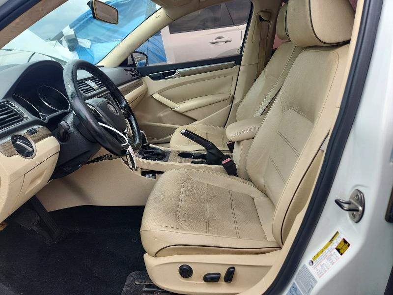 62566726 :رقم المزاد ، 1VWBA7A35JC003514 vin ، 2018 Volkswagen Passat مزاد بيع
