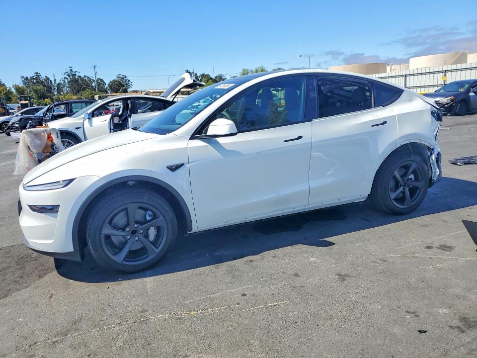 2026 Tesla Model Y მანქანა იყიდება აუქციონზე, vin: 7SAYGDED0TF647783, აუქციონის ნომერი: 59706056