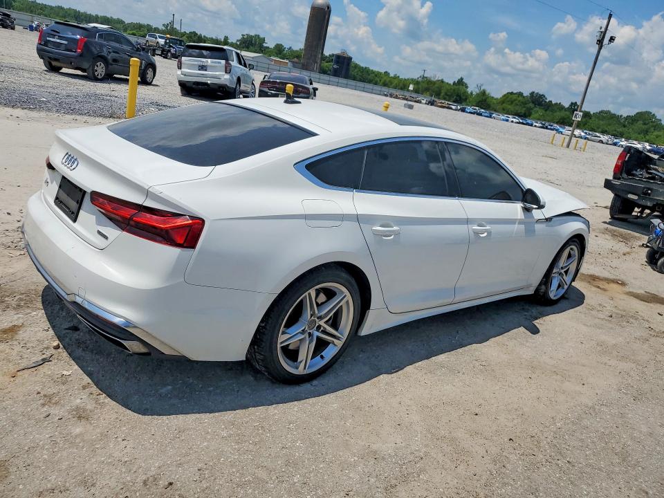 60170636 :رقم المزاد ، WAUDACF51MA021102 vin ، 2021 Audi A5 مزاد بيع