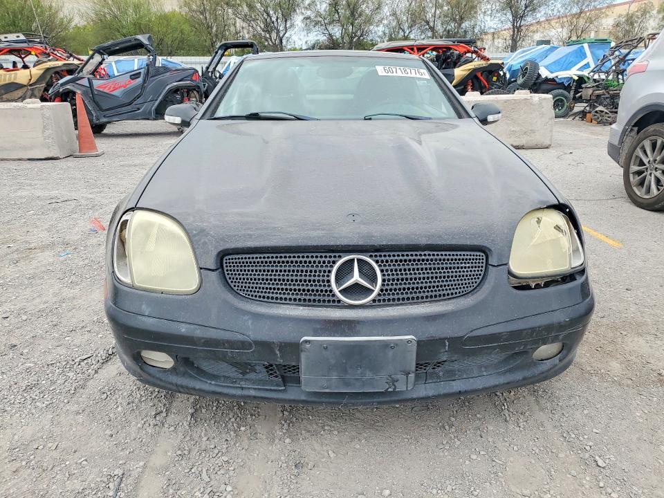 60718776 :رقم المزاد ، WDBKK49F81F179032 vin ، 2001 Mercedes-benz Slk مزاد بيع