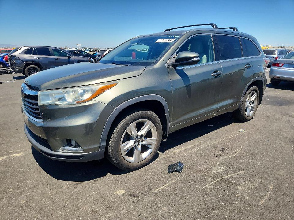 61379746 :رقم المزاد ، 5TDDKRFHXGS308779 vin ، 2016 Toyota Highlander مزاد بيع