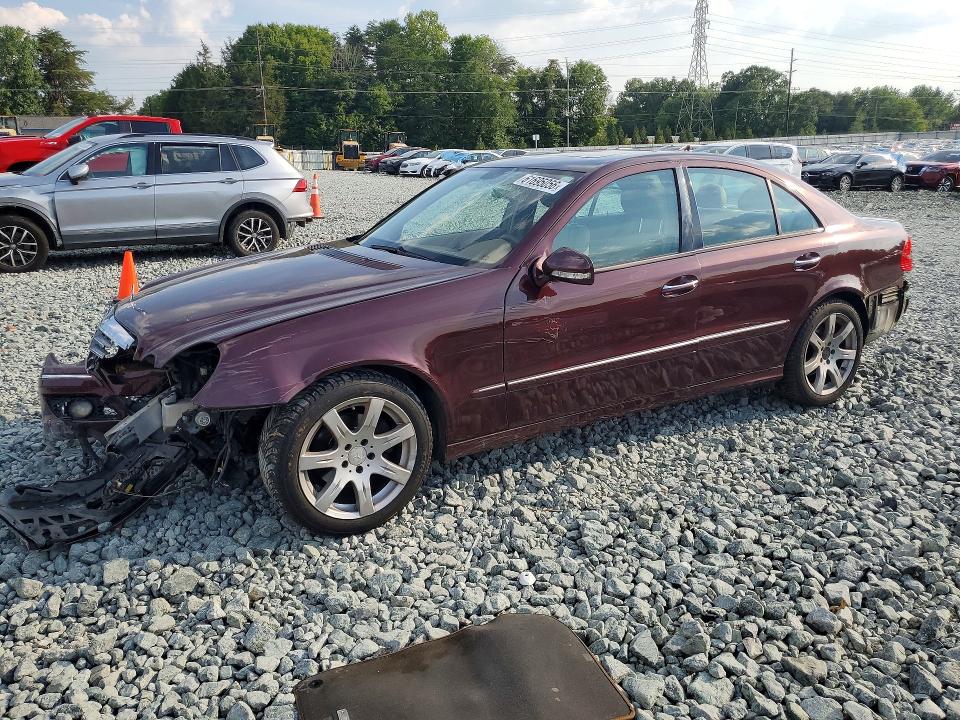 61695056 :رقم المزاد ، WDBUF56X98B264432 vin ، 2008 Mercedes-benz E مزاد بيع