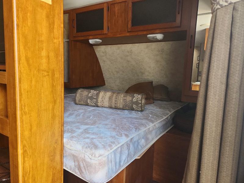 85630935 :رقم المزاد ، 4YDT23020BD420179 vin ، 2011 Keystone Bullet مزاد بيع