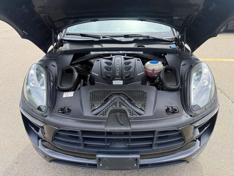 61509366 :رقم المزاد ، WP1AG2A51HLB56322 vin ، 2017 Porsche Macan مزاد بيع