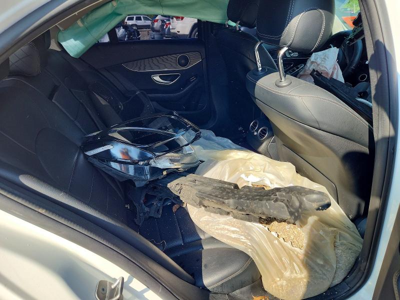 63611466 :رقم المزاد ، 55SWF4JB2HU233681 vin ، 2017 Mercedes-benz C مزاد بيع