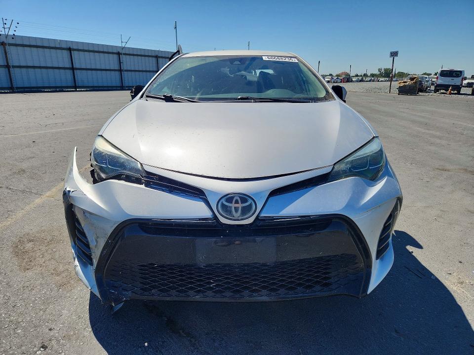 Продаж на аукціоні авто 2018 Toyota Corolla, vin: 5YFBURHEXJP773468, номер лоту: 60688236