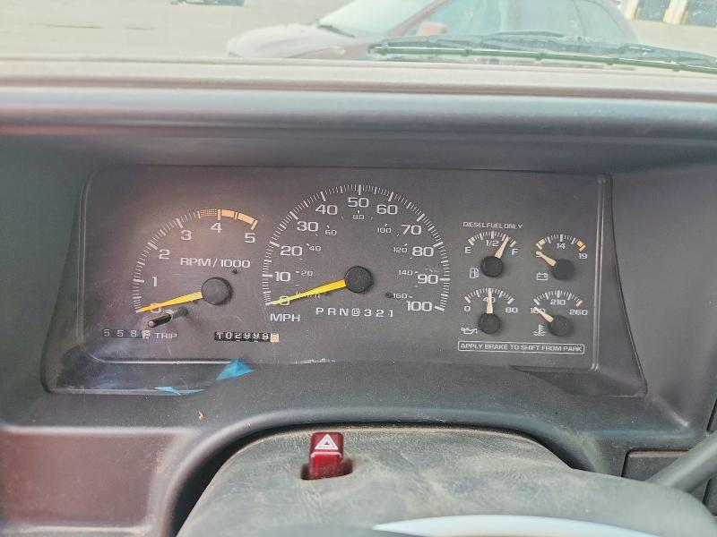 60398576 :رقم المزاد ، 3GBKC34F82M110640 vin ، 2002 Chevrolet Gmt-400 مزاد بيع