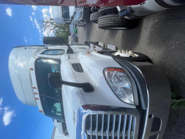 63188693 :رقم المزاد ، 1FUBGAD42GLHD9913 vin ، 2016 Freightliner Cascadia 113 مزاد بيع