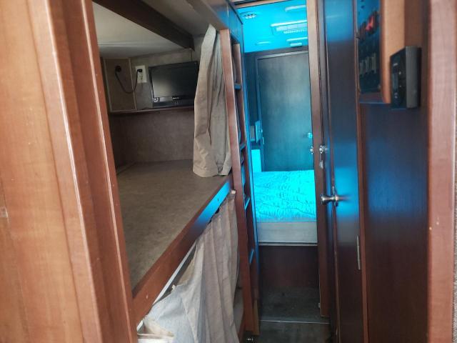62737033 :رقم المزاد ، 1F66F5DY6F0A03874 vin ، 2015 Ford F53 مزاد بيع