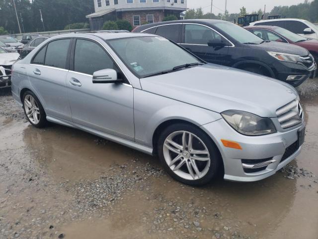 Продажа на аукционе авто 2013 Mercedes-benz C 300 4matic, vin: WDDGF8AB4DA832457, номер лота: 63761183