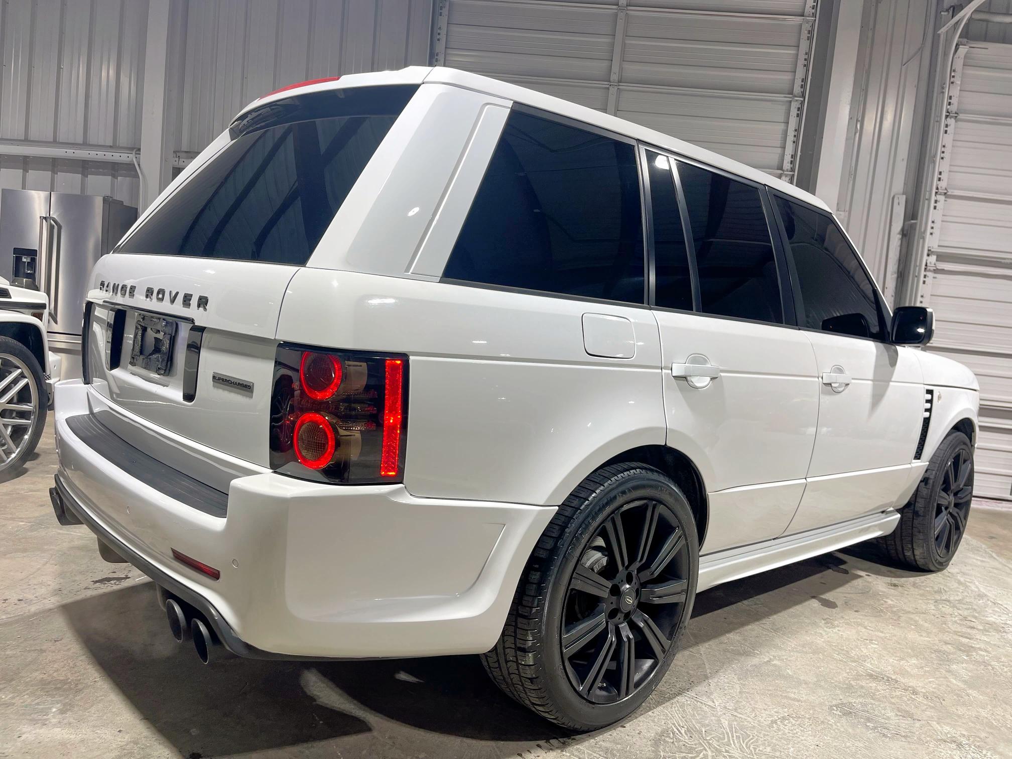 68226495 :رقم المزاد ، SALMF1E46BA357805 vin ، 2011 Land Rover Range Rove مزاد بيع