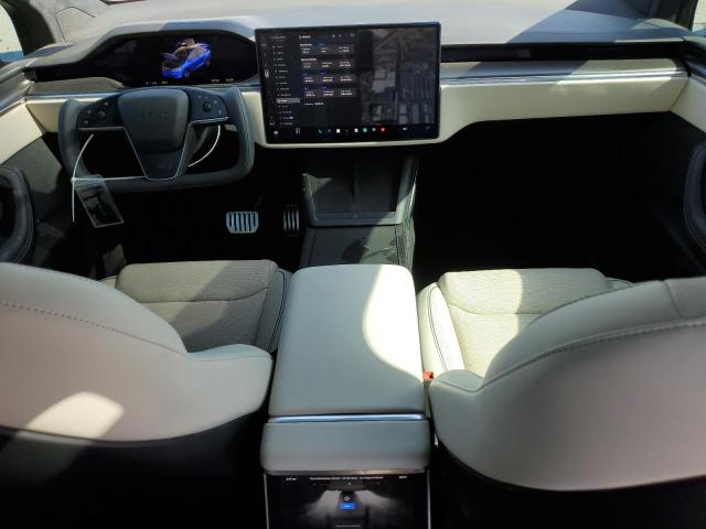 69311805 :رقم المزاد ، 7SAXCBE60NF334071 vin ، 2022 Tesla Model X مزاد بيع