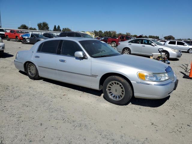 Продаж на аукціоні авто 2002 Lincoln Town Car, vin: 1LNHM83W92Y609433, номер лоту: 69147145