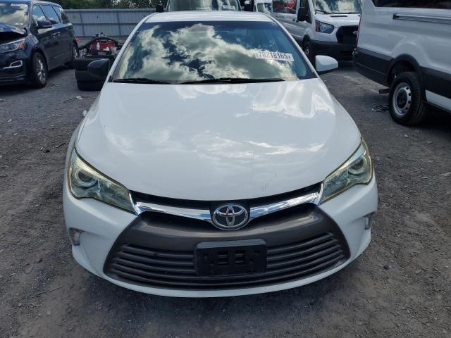 2017 Toyota Camry Le მანქანა იყიდება აუქციონზე, vin: 4T1BF1FK4HU688980, აუქციონის ნომერი: 70218165