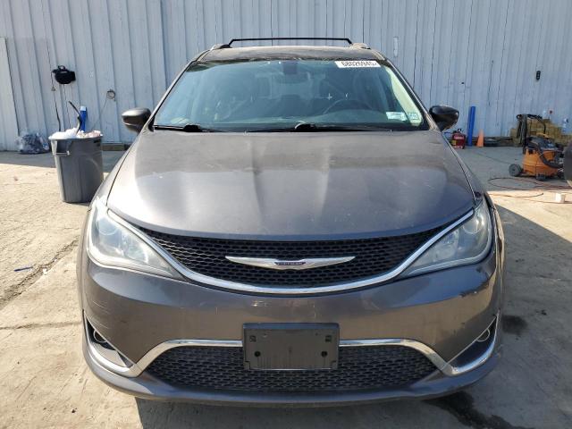 68026945 :رقم المزاد ، 2C4RC1BG5JR317889 vin ، 2018 Chrysler Pacifica مزاد بيع