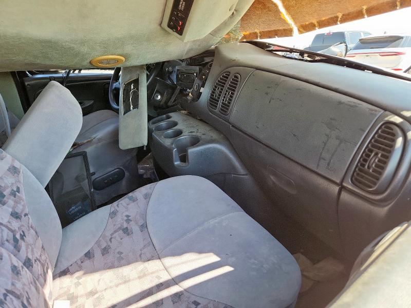 70223185 :رقم المزاد ، 2B6HB11Y51K557627 vin ، 2001 Dodge Ram Van مزاد بيع
