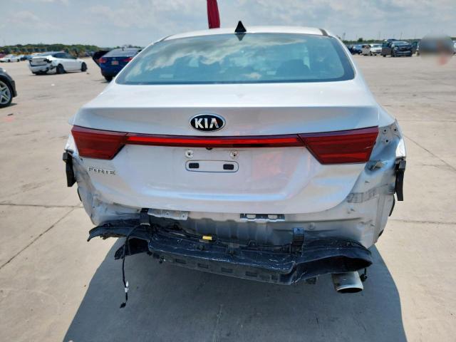 2020 Kia Forte მანქანა იყიდება აუქციონზე, vin: 3KPF24AD5LE186739, აუქციონის ნომერი: 70536415