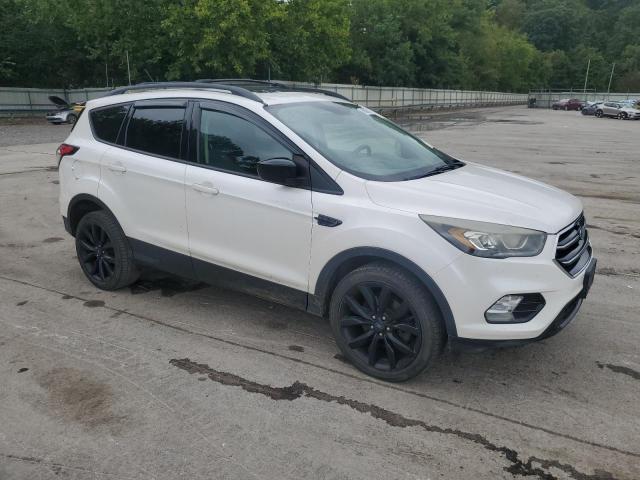 69806815 :رقم المزاد ، 1FMCU9GD9HUD80731 vin ، 2017 Ford Escape Se مزاد بيع