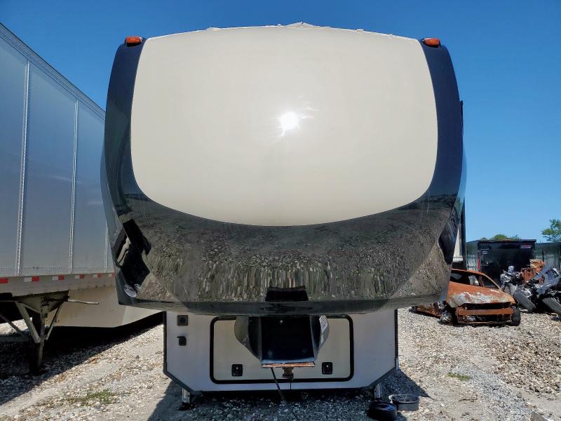68350635 :رقم المزاد ، 5ZT3SN2B5KG703198 vin ، 2019 Sani Trailer مزاد بيع
