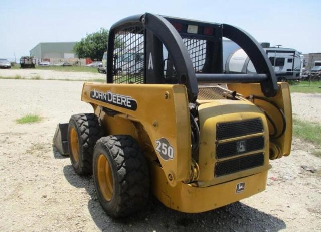 70401885 :رقم المزاد ، KV0250A250800 vin ، 2010 John Deere 250 مزاد بيع