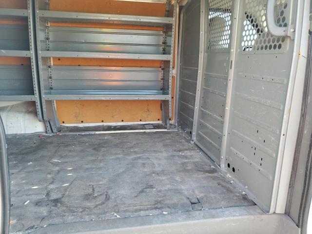 67224085 :رقم المزاد ، 1N6BF0KY5GN813323 vin ، 2016 Niss Nv 2500 Sv Standard مزاد بيع