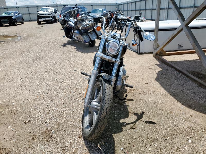 49030686 :رقم المزاد ، 1HD1BVJ15NB056593 vin ، 2022 Harley Davidson Fxst مزاد بيع
