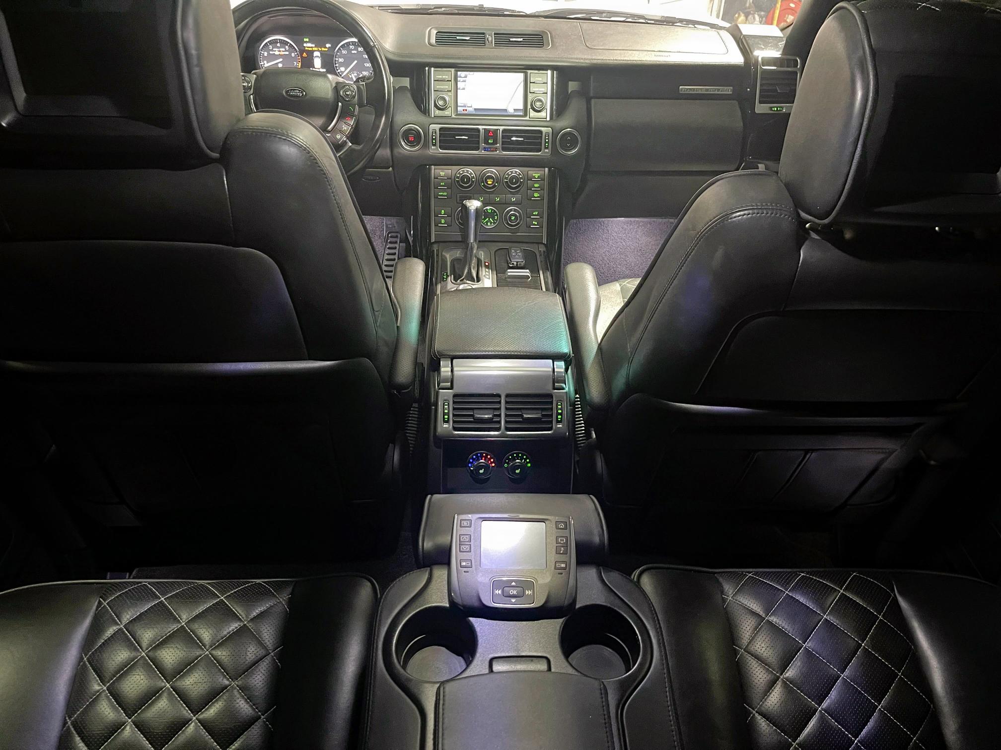 68226495 :رقم المزاد ، SALMF1E46BA357805 vin ، 2011 Land Rover Range Rove مزاد بيع