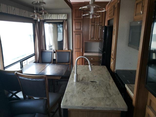 67763095 :رقم المزاد ، 4X4TCRS25JS220306 vin ، 2018 Wildwood Cottage مزاد بيع