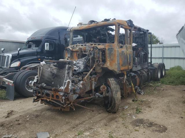 55738676 :رقم المزاد ، 1M1AW21Y8GM053244 vin ، 2016 Mack Pinnacle مزاد بيع