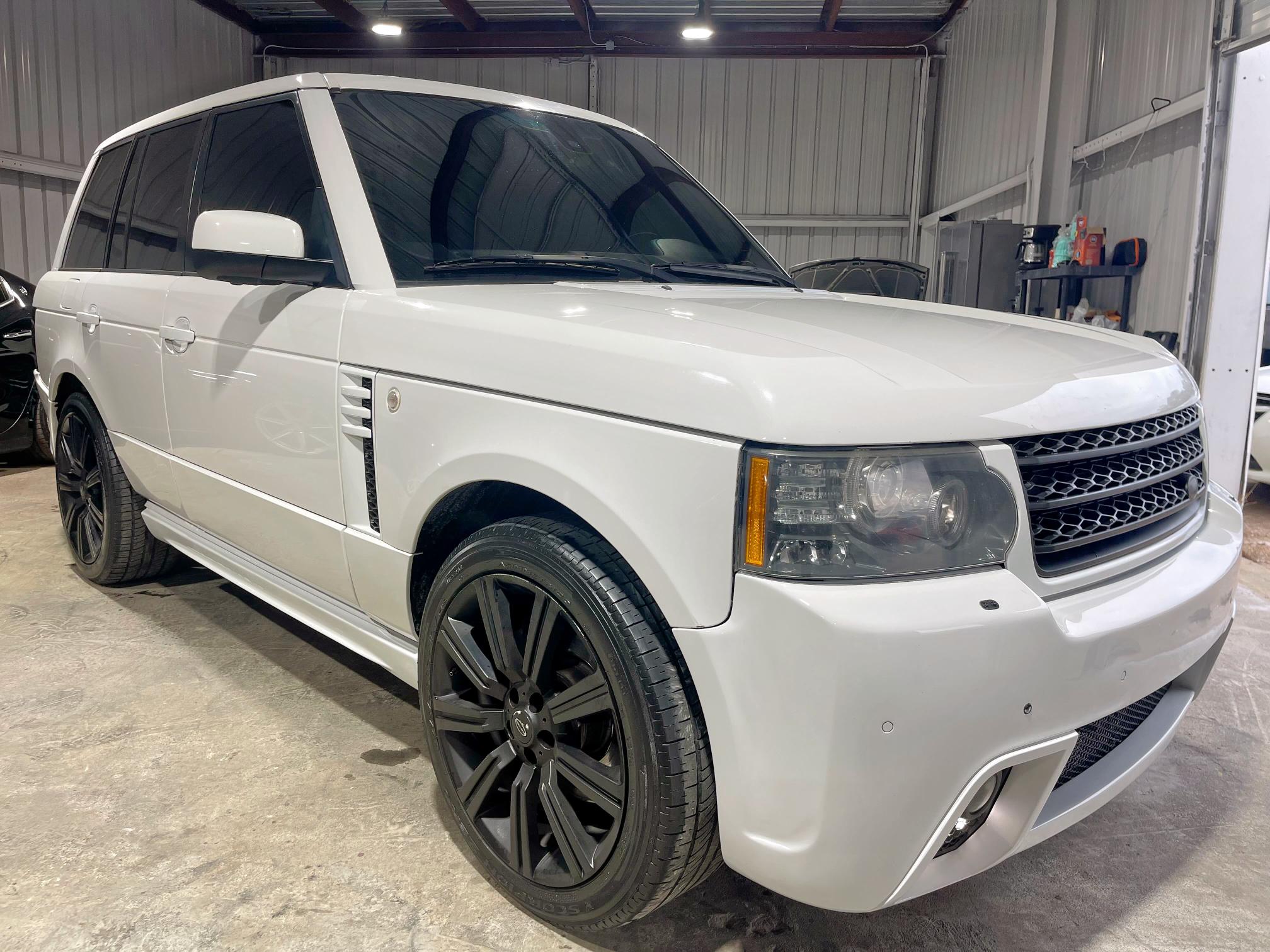 68226495 :رقم المزاد ، SALMF1E46BA357805 vin ، 2011 Land Rover Range Rove مزاد بيع