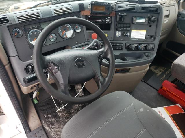 63622425 :رقم المزاد ، 1FUGGEDV0JLHB4053 vin ، 2018 Freightliner Cascadia 1 مزاد بيع