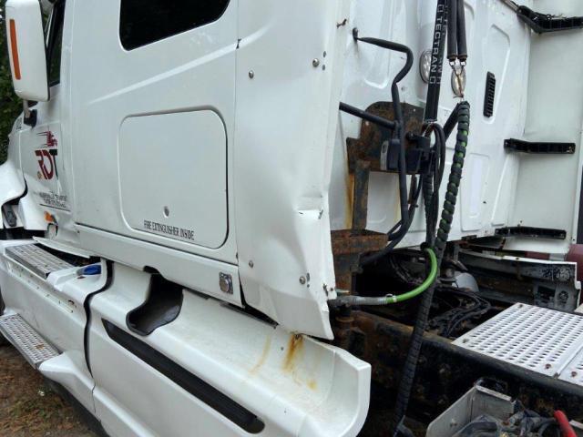 64171845 :رقم المزاد ، 3HSDJAPRXHN378829 vin ، 2017 International Prostar مزاد بيع