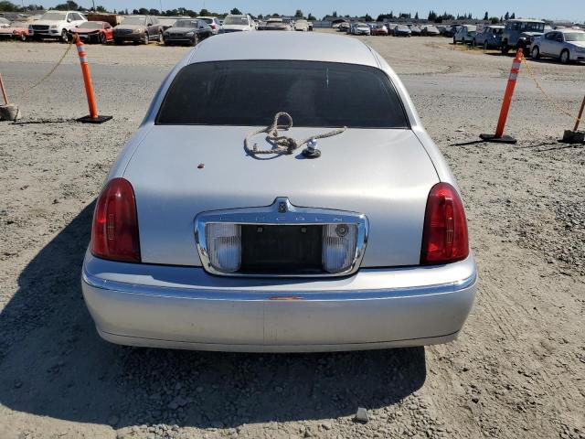 Продаж на аукціоні авто 2002 Lincoln Town Car, vin: 1LNHM83W92Y609433, номер лоту: 69147145