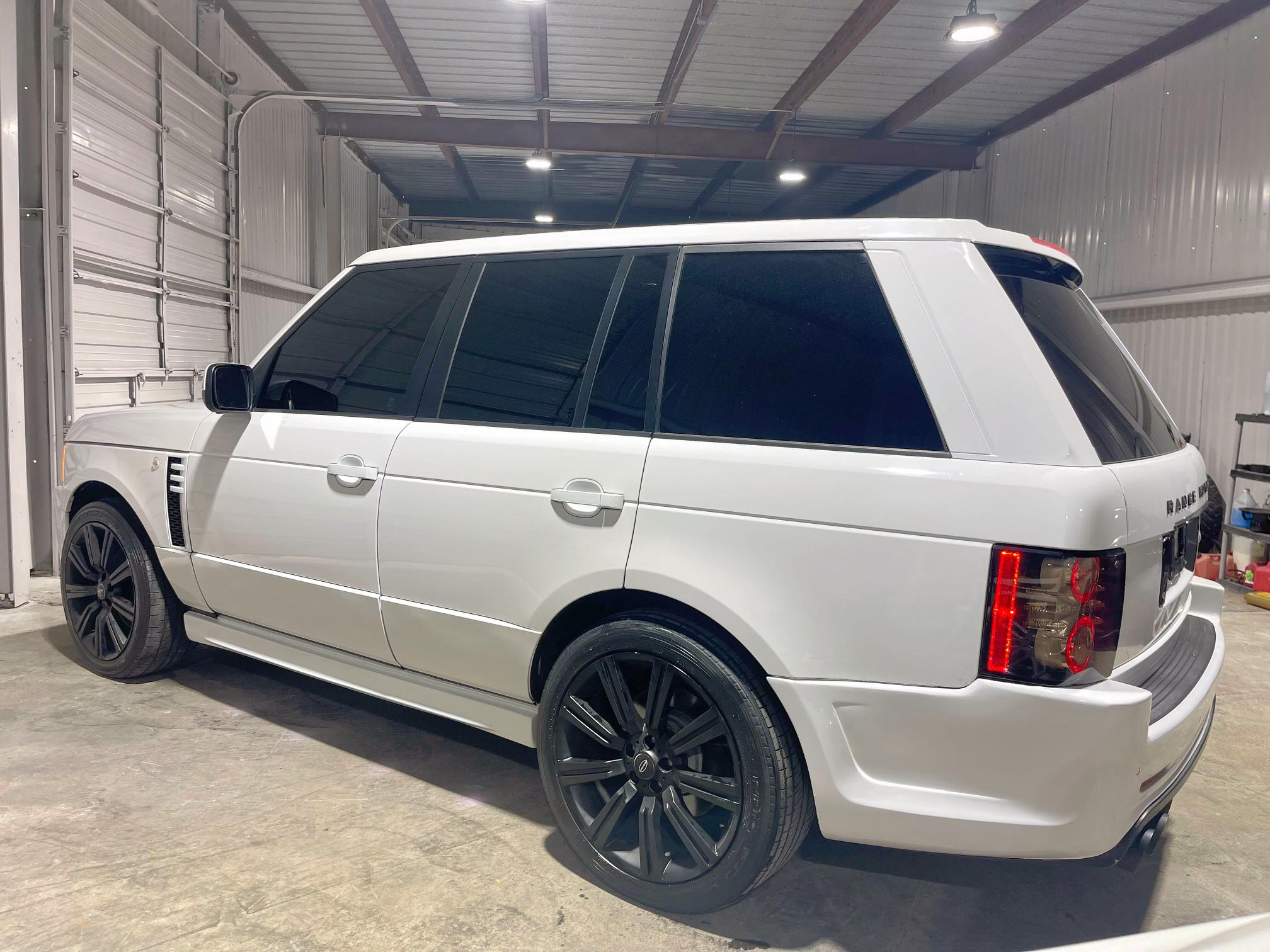 68226495 :رقم المزاد ، SALMF1E46BA357805 vin ، 2011 Land Rover Range Rove مزاد بيع