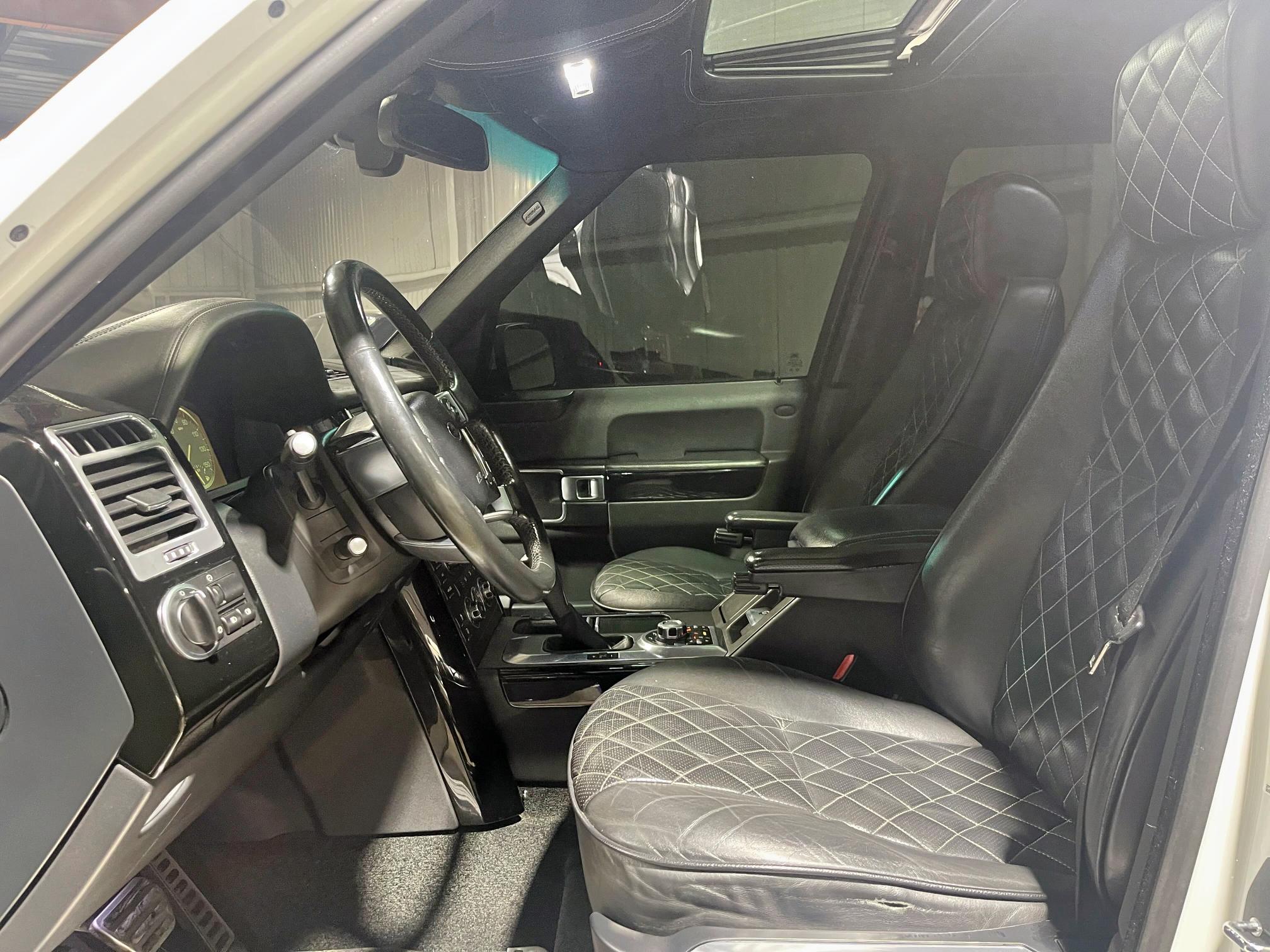 68226495 :رقم المزاد ، SALMF1E46BA357805 vin ، 2011 Land Rover Range Rove مزاد بيع