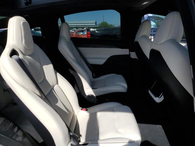 69311805 :رقم المزاد ، 7SAXCBE60NF334071 vin ، 2022 Tesla Model X مزاد بيع