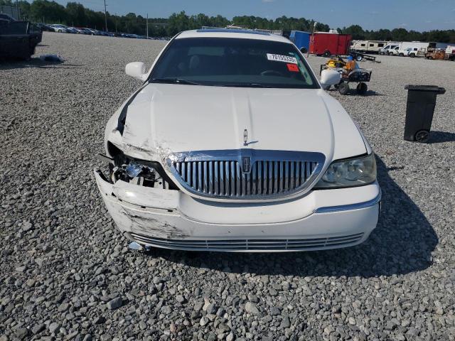 70155335 :رقم المزاد ، 1LNHM82VX7Y628945 vin ، 2007 Lincoln Town Car Signature Limited مزاد بيع