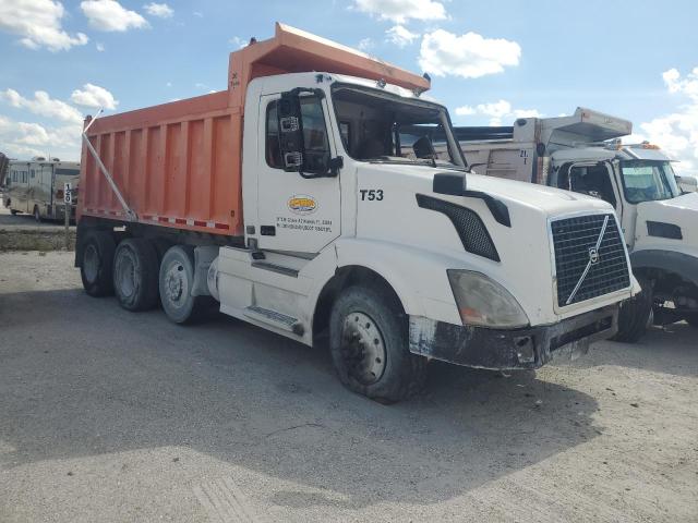 Auction sale of the 2023 Volvo Vnr, vin: FLA129106, lot number: 80722725